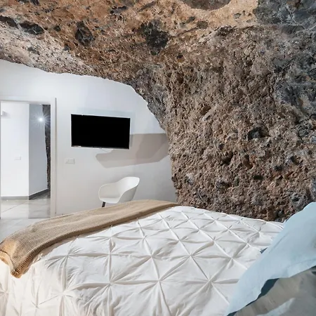 Luxury La Cueva Del Guanche Hétvégi ház *
