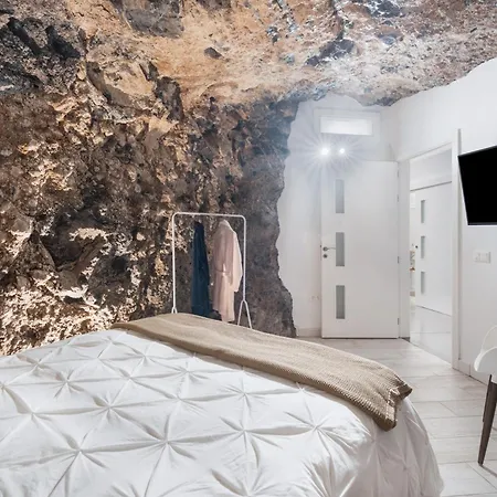 Luxury La Cueva Del Guanche Адехе